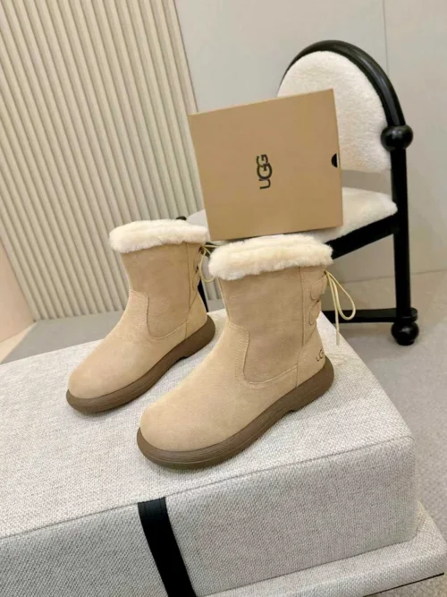 UGG Snow Boots Style 0377