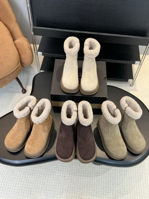 UGG Rubber Snow Boots Style 0379