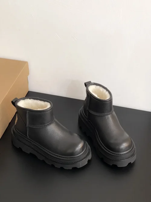 UGG Boots Style 0385