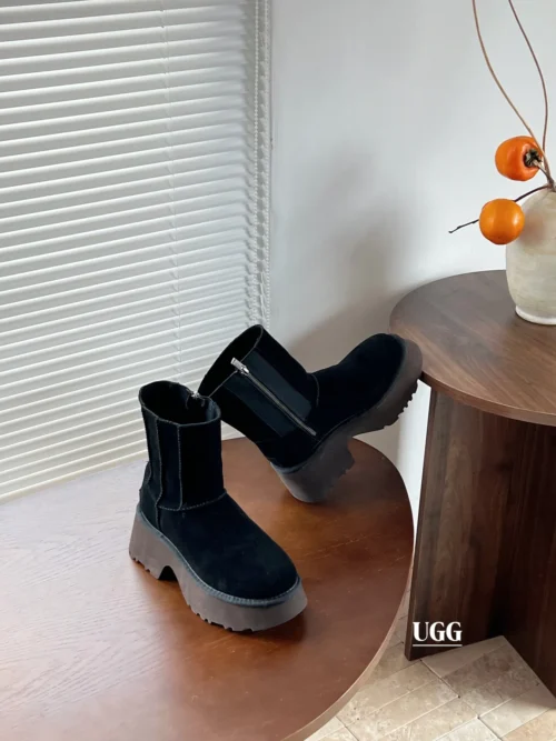 UGG Black Boots Style 0411