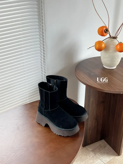 UGG Black Boots Style 0411