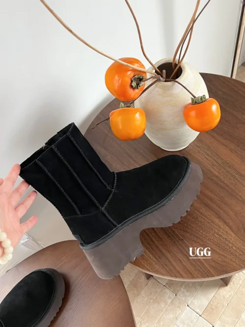 UGG Black Boots Style 0411