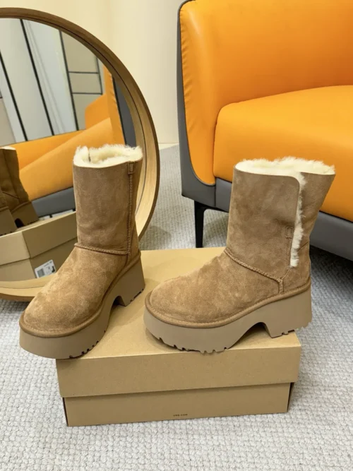 UGG Shearling Boots Style 0421