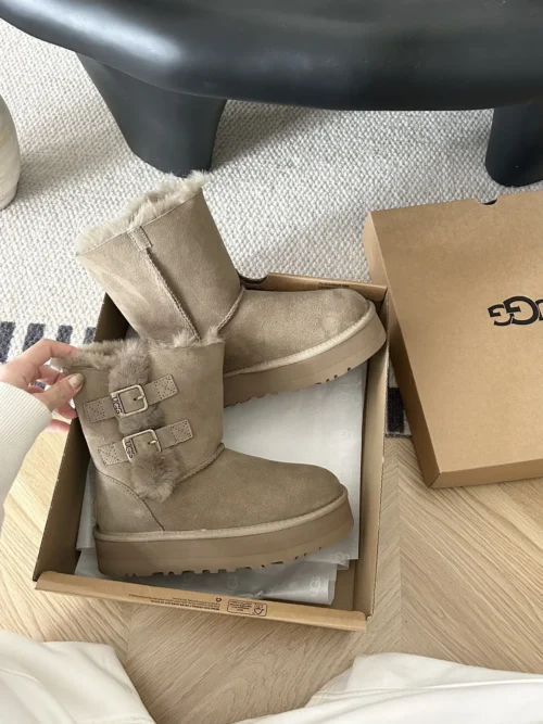 UGG Shearling Snow Boots Style 0423