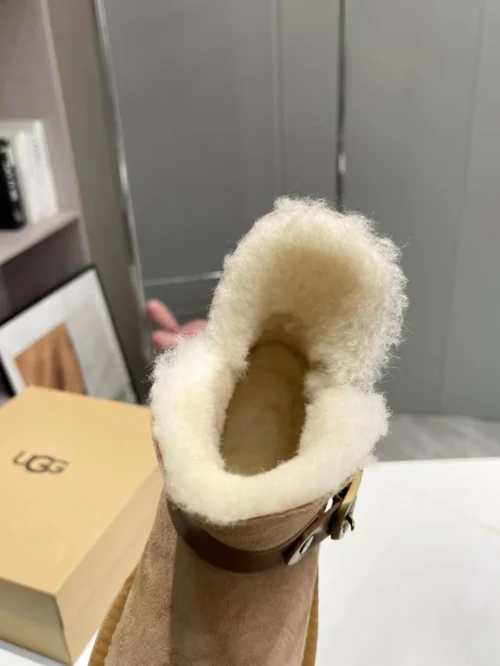 UGG Black Shearling Sneakers Style 0427